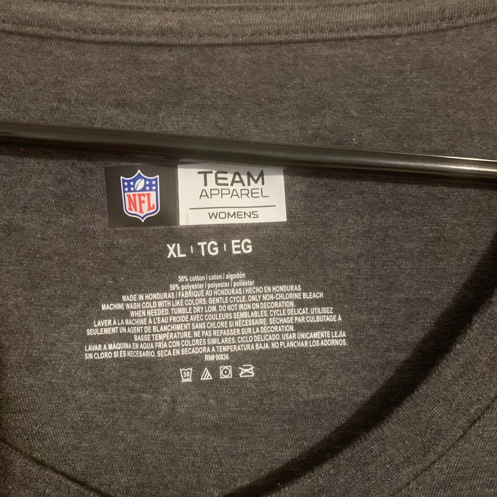 T-shirt - Picture 2 of 2